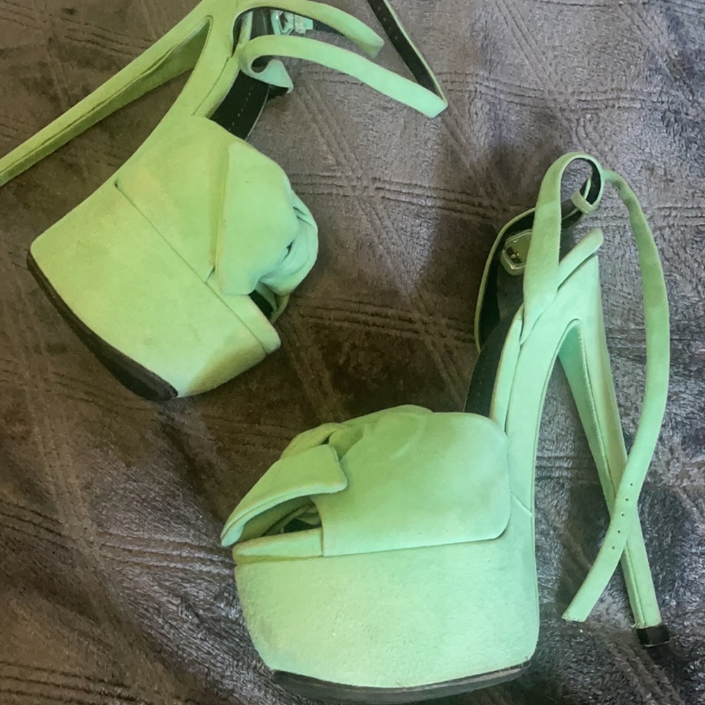 Giuseppe Zanotti “ Denny Bow” Mint Green Platform Sandal Size 39  ‼️PRICE FIRM‼️ - Picture 8 of 16